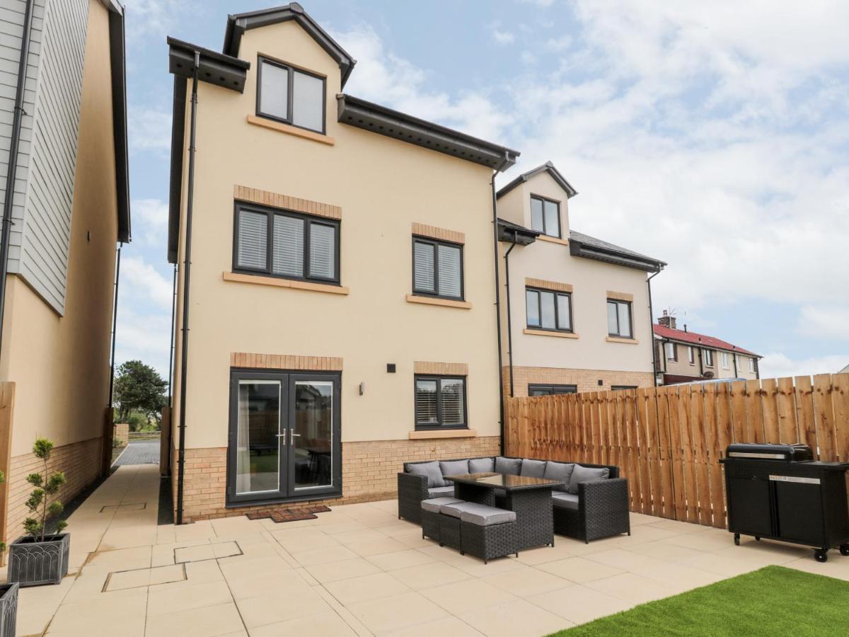 Amble Views Villa Morpeth Bagian luar foto